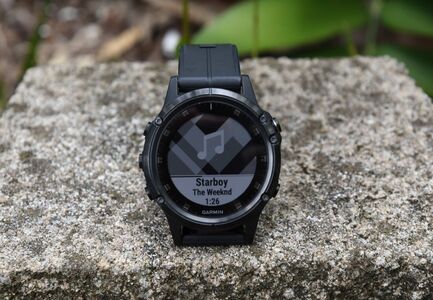 Музыка на Garmin Fenix 5 Plus
