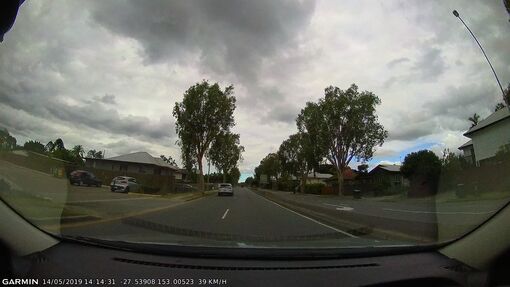 Изображение с Garmin DashCam 66w