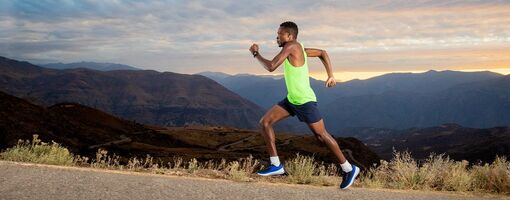 Спортсмен forerunner 945